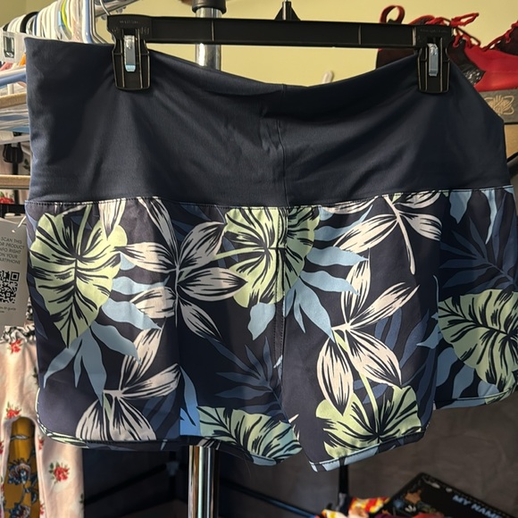 Roxy Swim Shorts NWT Large - Picture 4 of 4